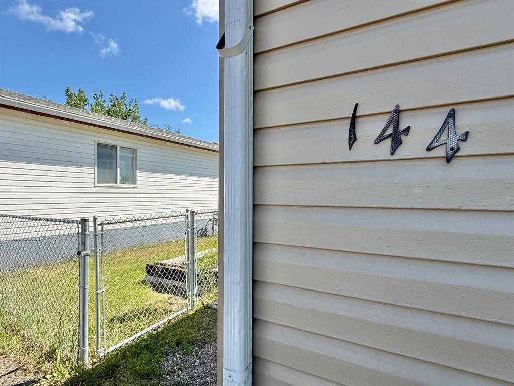 









144


Birch

Street West,
Brooks,




AB
T1R 1H8

