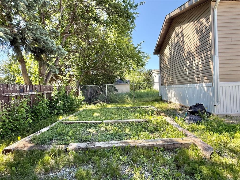 









144


Birch

Street West,
Brooks,




AB
T1R 1H8

