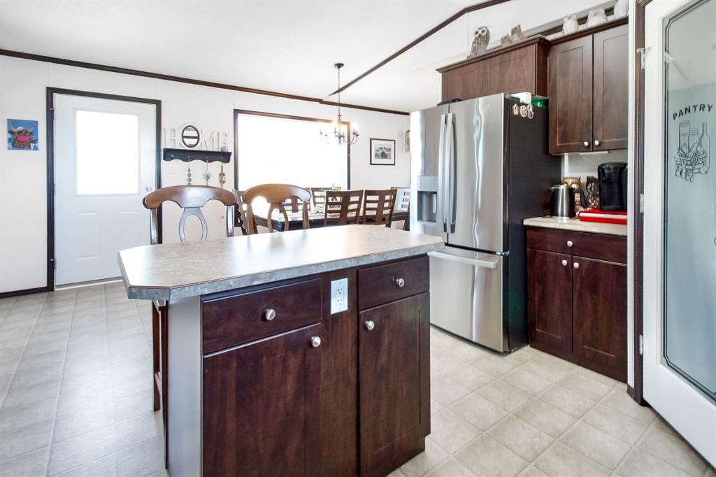 









327


3

Street,
Hays,




AB
T0K 1B0

