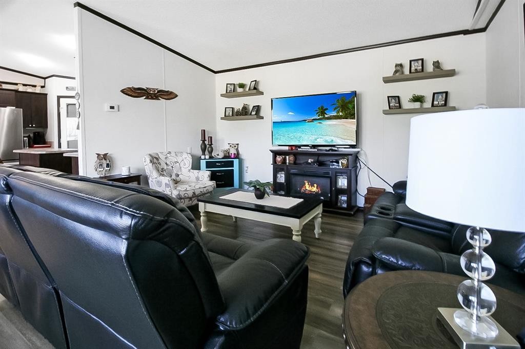 









327


3

Street,
Hays,




AB
T0K 1B0

