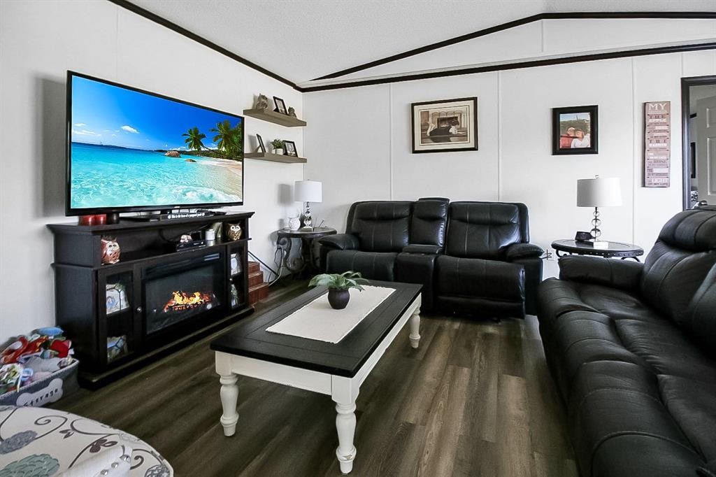 









327


3

Street,
Hays,




AB
T0K 1B0


