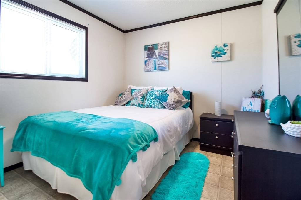 









327


3

Street,
Hays,




AB
T0K 1B0

