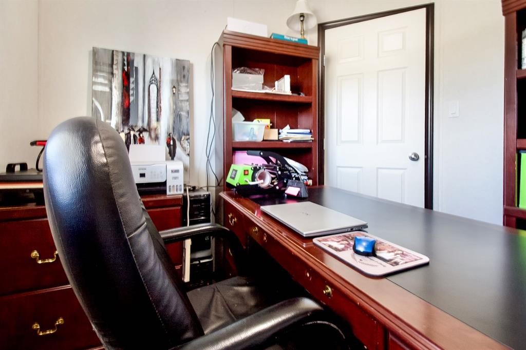 









327


3

Street,
Hays,




AB
T0K 1B0


