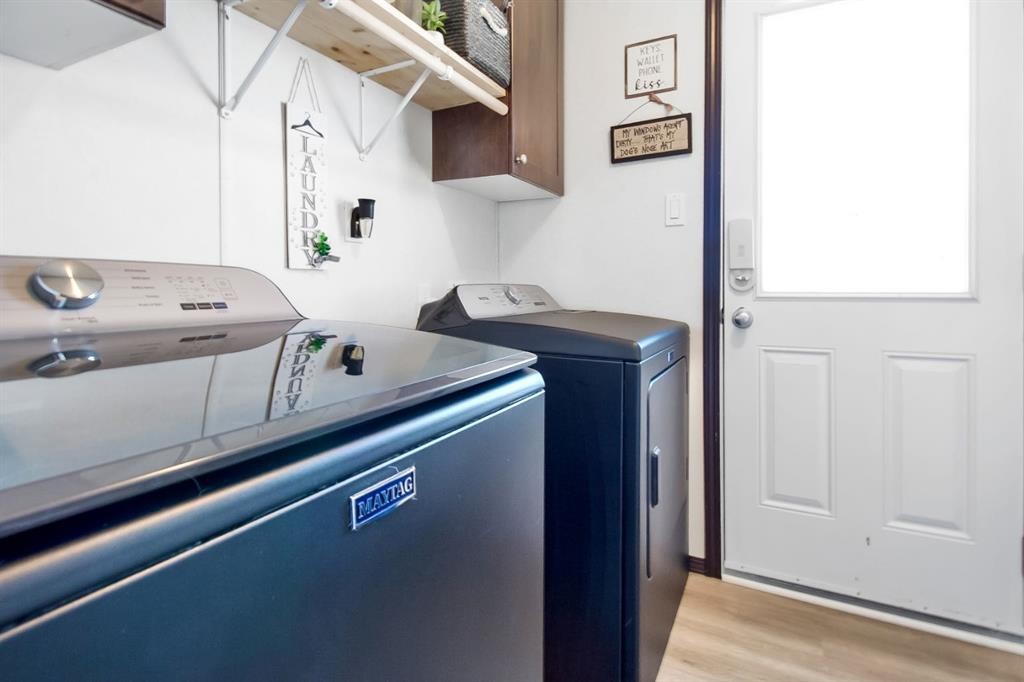 









327


3

Street,
Hays,




AB
T0K 1B0

