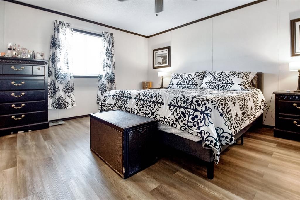 









327


3

Street,
Hays,




AB
T0K 1B0

