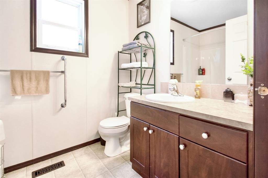 









327


3

Street,
Hays,




AB
T0K 1B0

