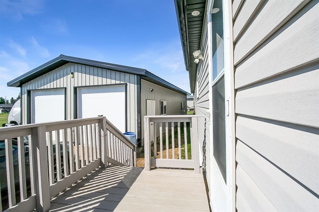 









327


3

Street,
Hays,




AB
T0K 1B0

