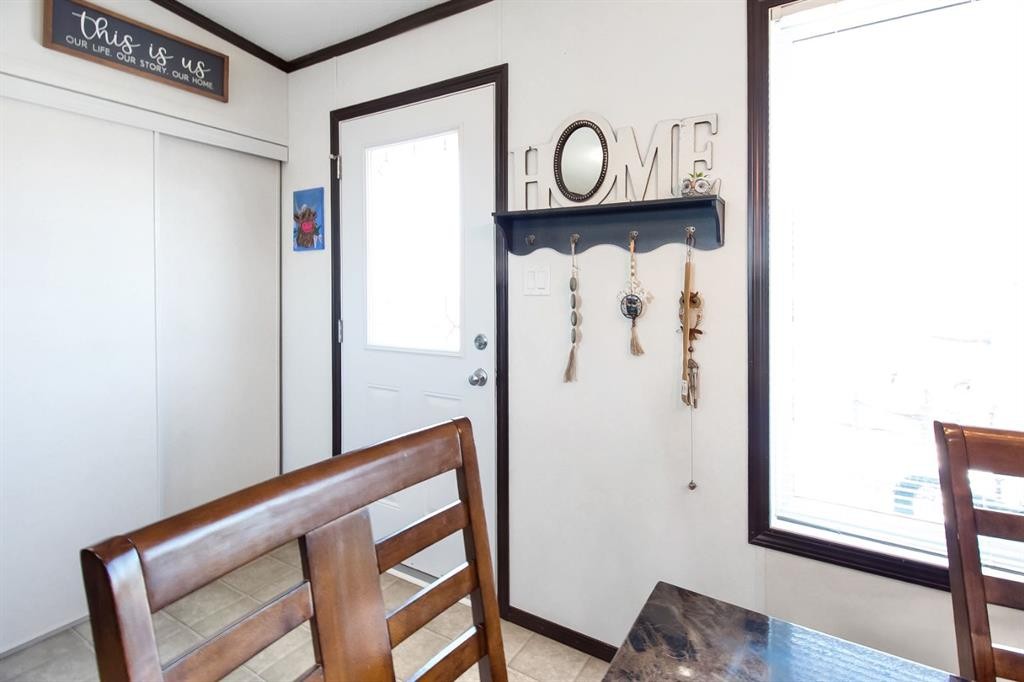 









327


3

Street,
Hays,




AB
T0K 1B0

