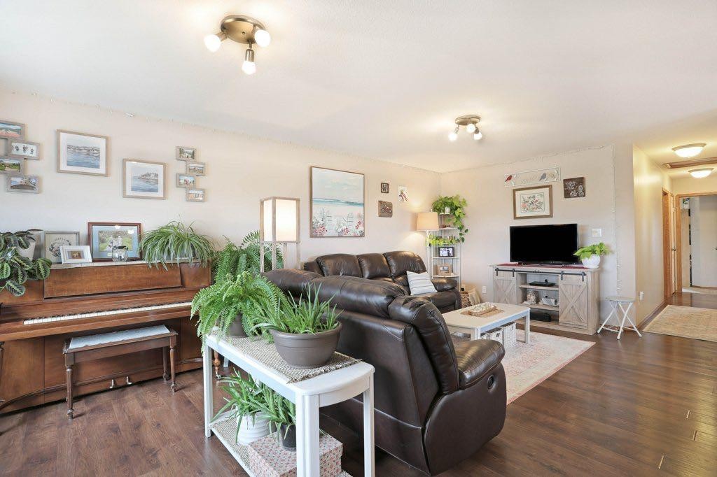 









447


Emerson

Avenue East,
Duchess,




AB
T0J 0Z0

