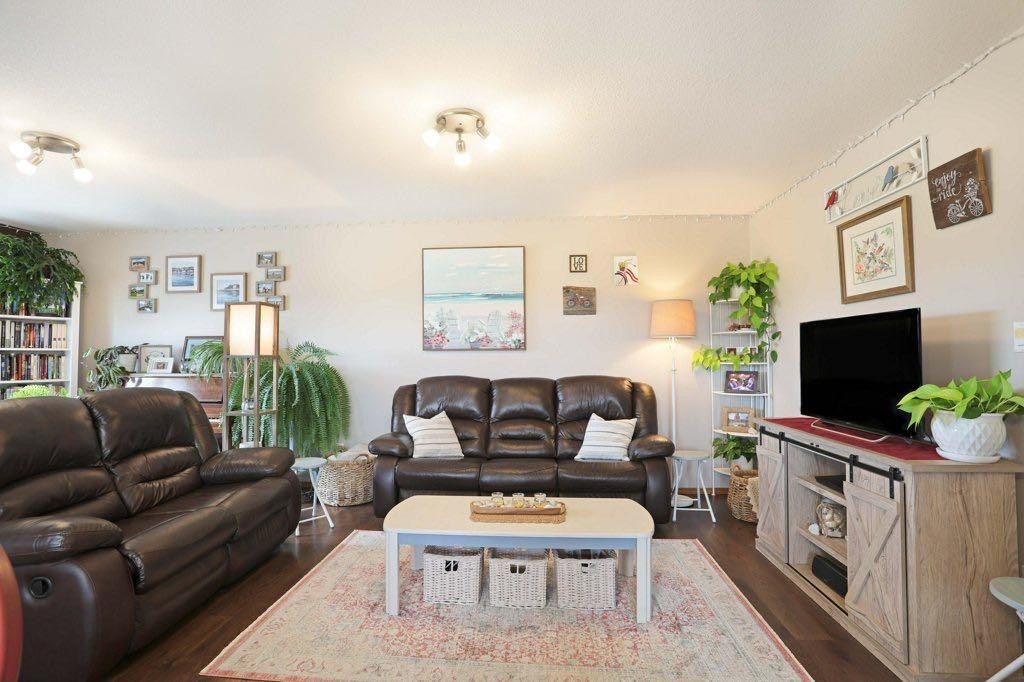 









447


Emerson

Avenue East,
Duchess,




AB
T0J 0Z0

