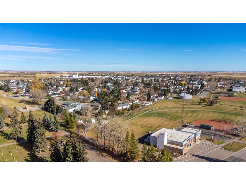 









600


Clover

Way,
Carstairs,







AB
T0M 0N0

