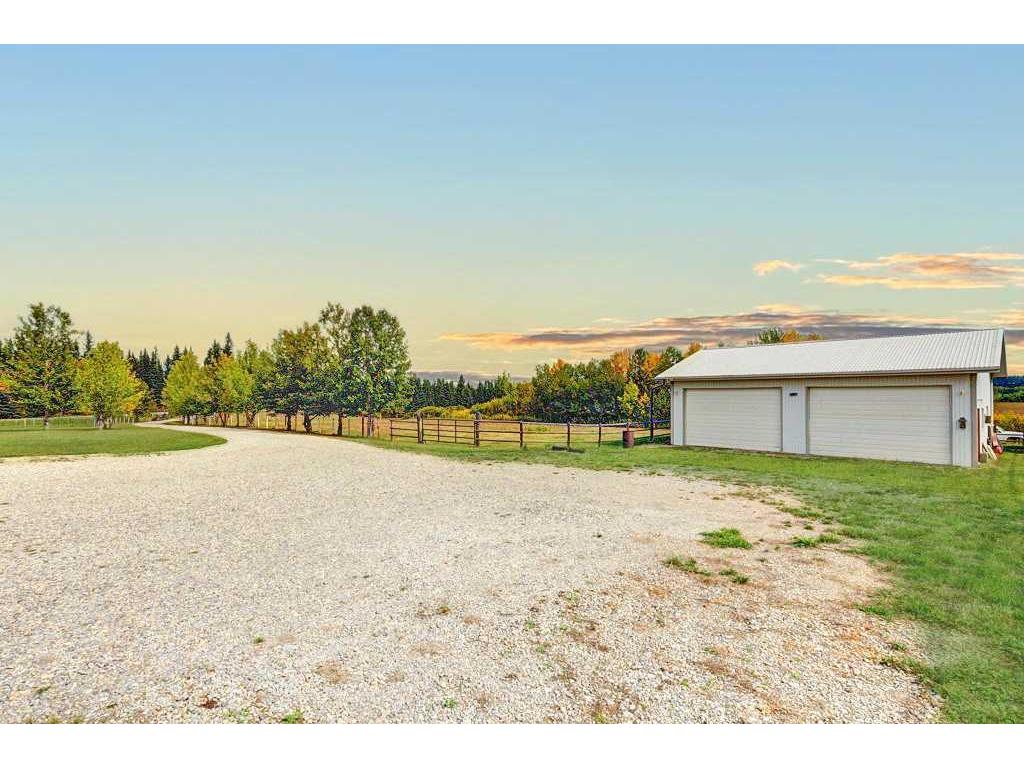 









240061


186

Avenue West,
Rural Foothills County,




AB
T0L 1W4

