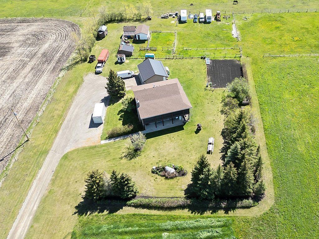 









434102


64

Street West,
Rural Foothills County,




AB
T1S 6E1

