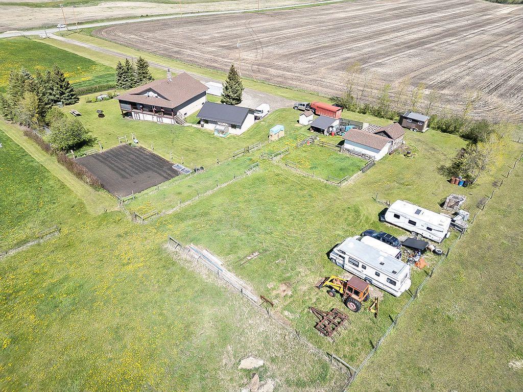 









434102


64

Street West,
Rural Foothills County,




AB
T1S 6E1

