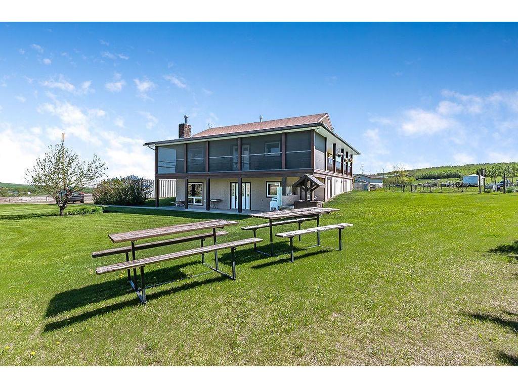 









434102


64

Street West,
Rural Foothills County,




AB
T1S 6E1

