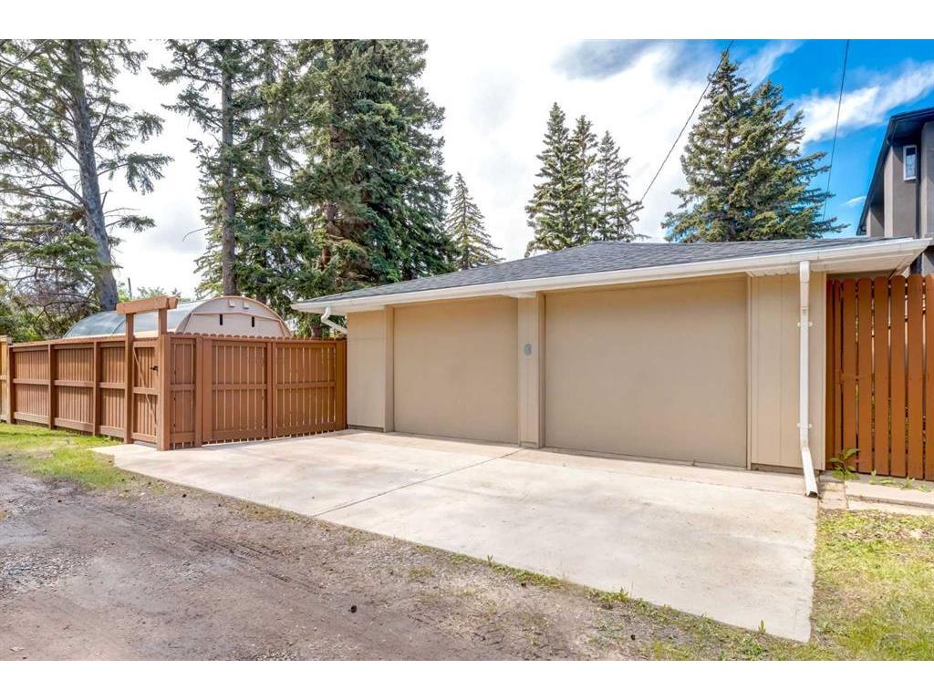 









514


37

Street Northwest,
Calgary,




AB
T2N 3B8

