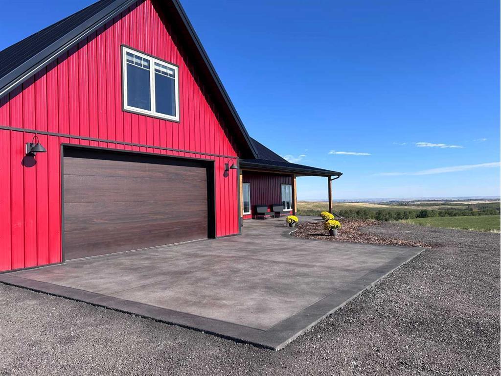 









64228


306

Avenue West,
Rural Foothills County,




AB
T1S 7A6

