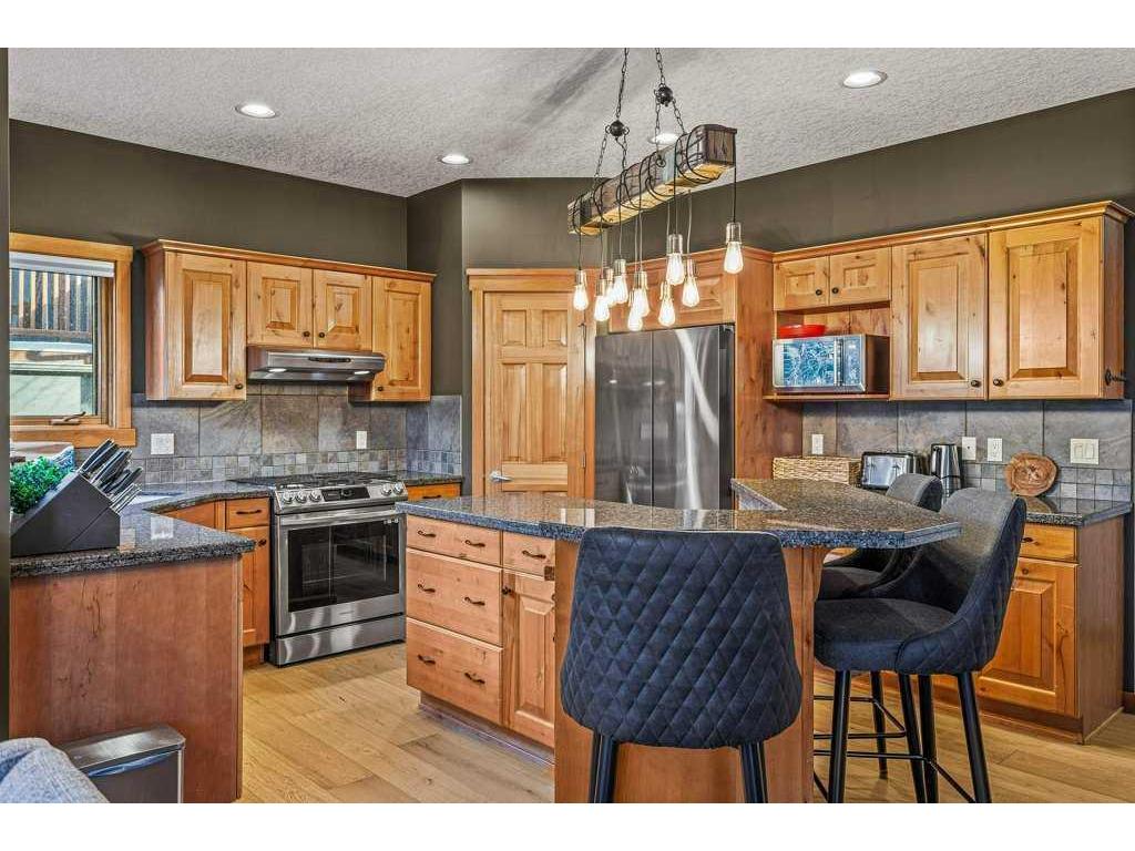 









215


Miskow

Close,
Canmore,




AB
T1W3G7

