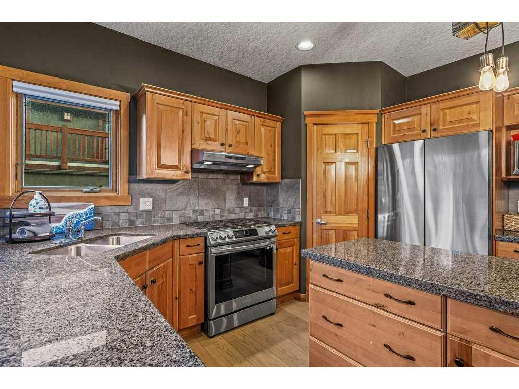 









215


Miskow

Close,
Canmore,




AB
T1W3G7


