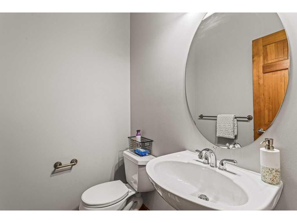 









215


Miskow

Close,
Canmore,




AB
T1W3G7

