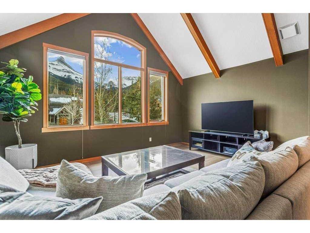 









215


Miskow

Close,
Canmore,




AB
T1W3G7


