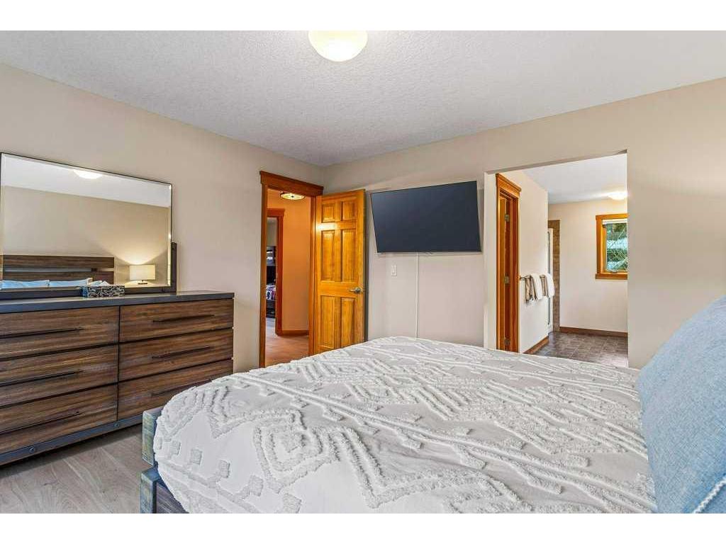 









215


Miskow

Close,
Canmore,




AB
T1W3G7

