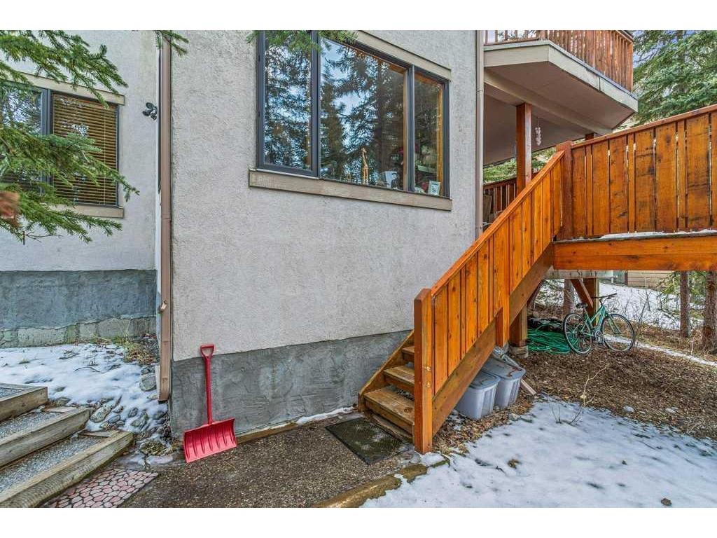 









215


Miskow

Close,
Canmore,




AB
T1W3G7

