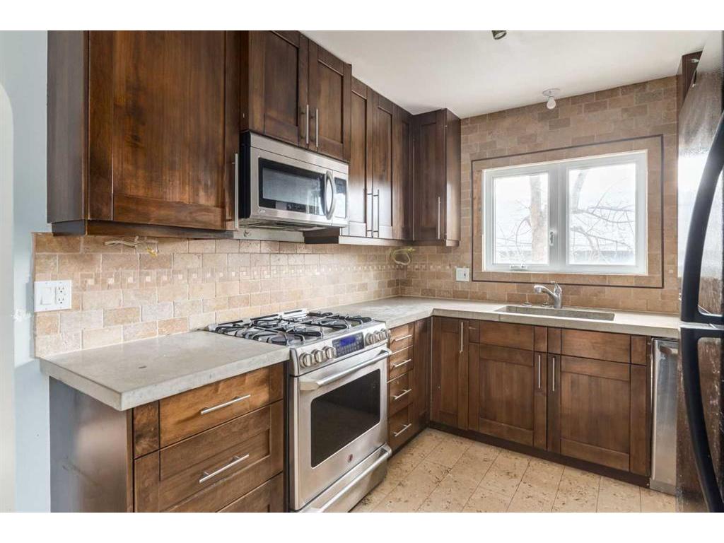 









3412


1

Street Northwest,
Calgary,




AB
T2K0W4

