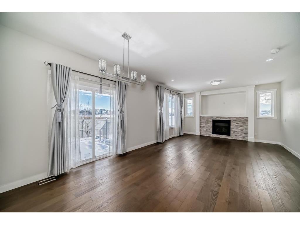 









382


Kings Heights

Drive Southeast,
Airdrie,




AB
T4A 0S2

