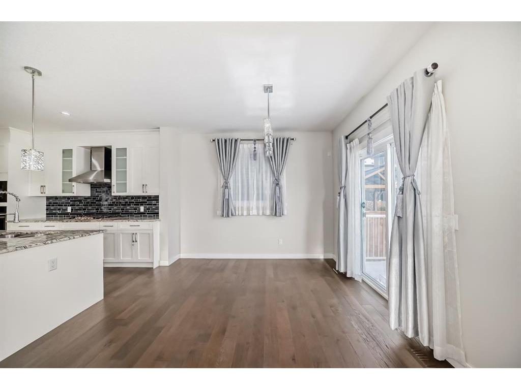 









382


Kings Heights

Drive Southeast,
Airdrie,




AB
T4A 0S2

