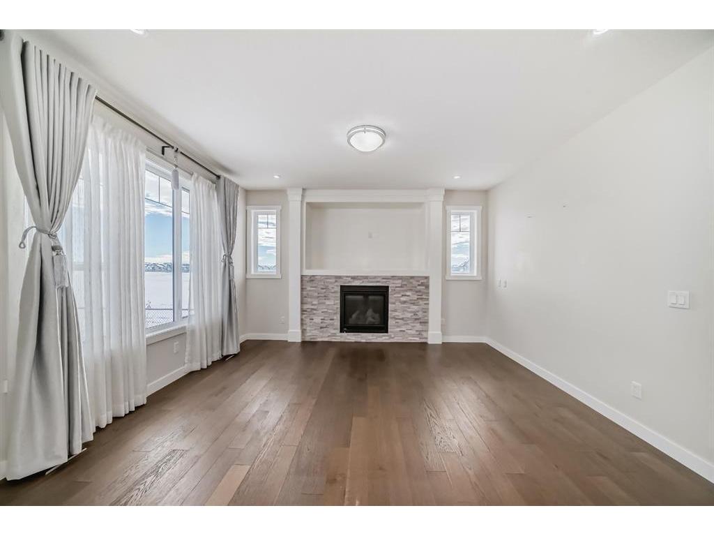 









382


Kings Heights

Drive Southeast,
Airdrie,




AB
T4A 0S2

