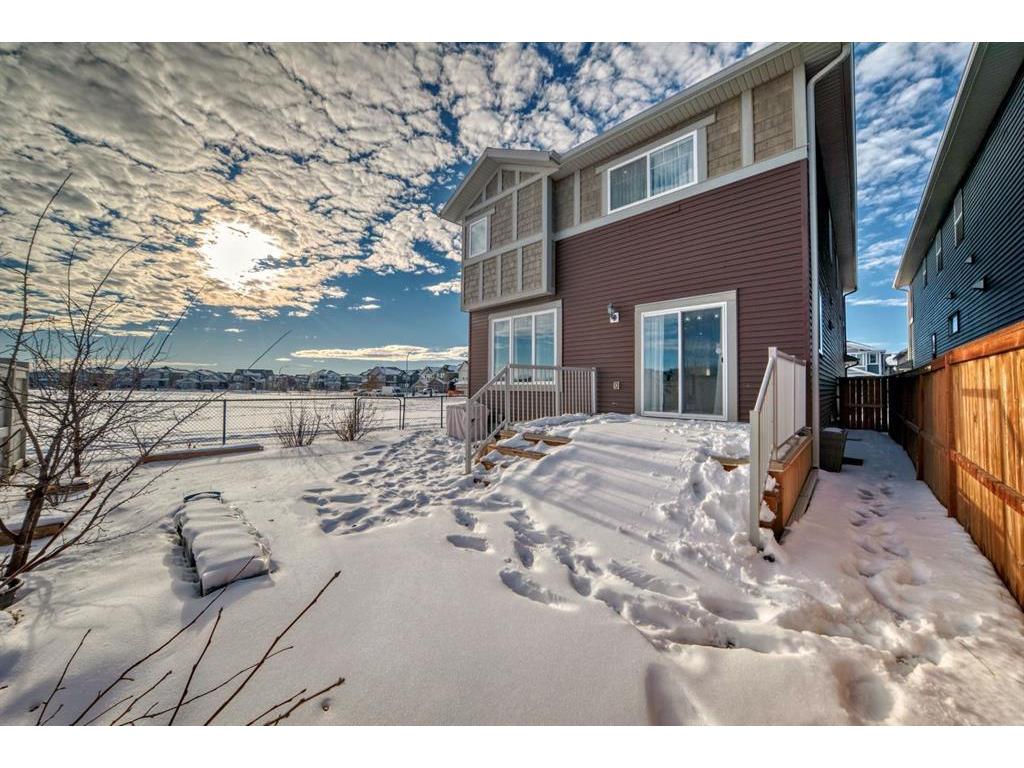 









382


Kings Heights

Drive Southeast,
Airdrie,




AB
T4A 0S2

