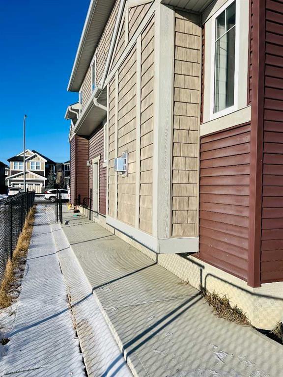 









382


Kings Heights

Drive Southeast,
Airdrie,




AB
T4A 0S2

