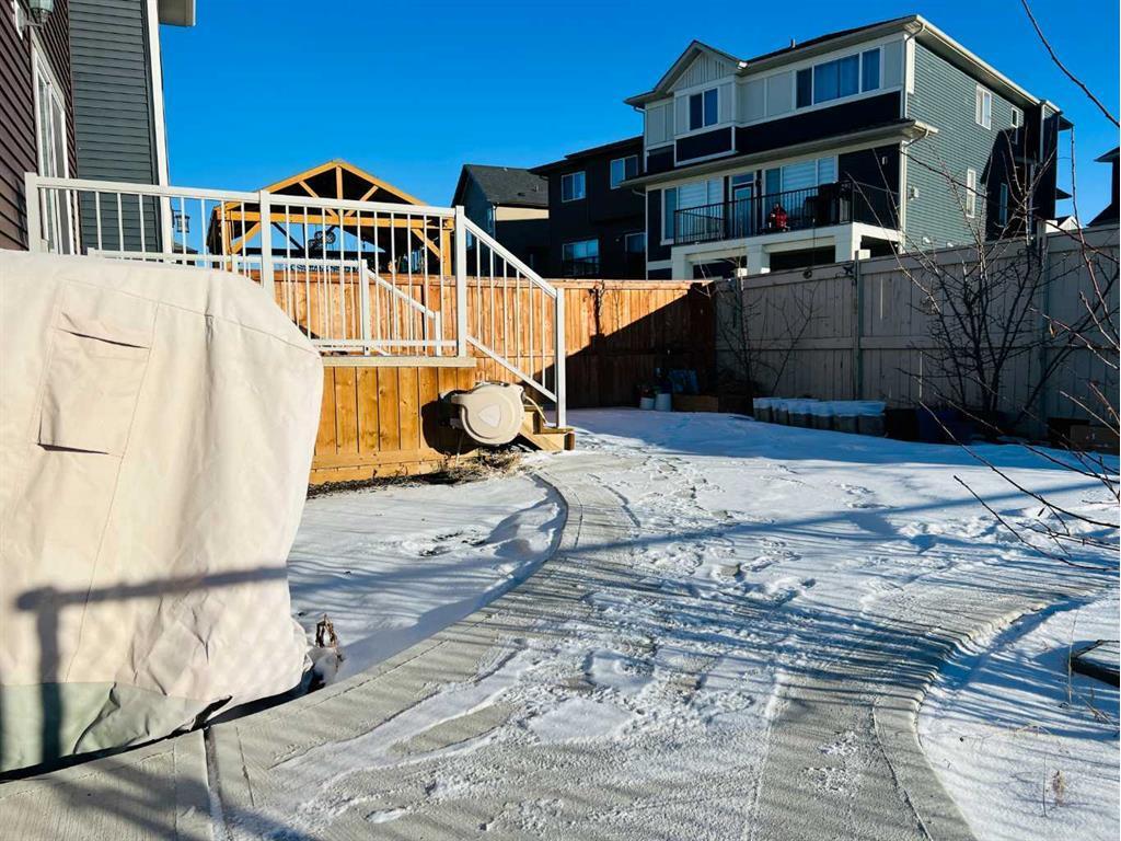 









382


Kings Heights

Drive Southeast,
Airdrie,




AB
T4A 0S2

