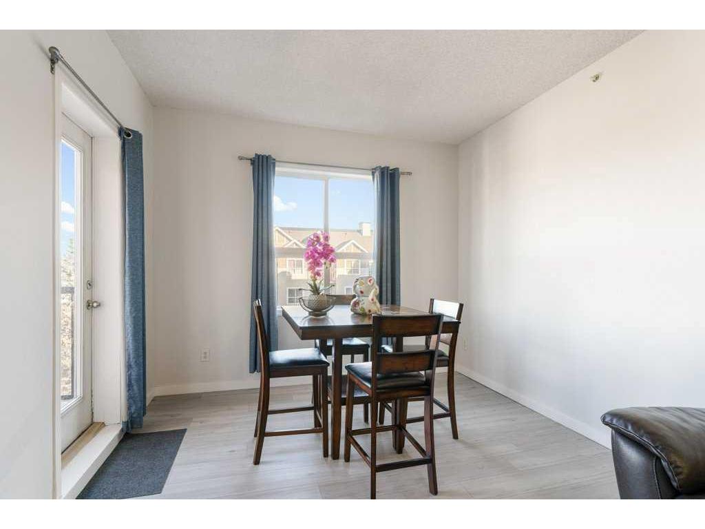 









73


Erin Woods

Court Southeast, 4307,
Calgary,




AB
T2B 3V2

