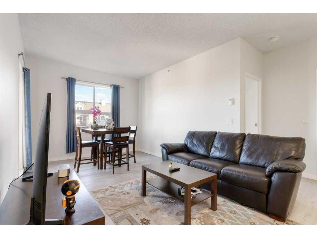 









73


Erin Woods

Court Southeast, 4307,
Calgary,




AB
T2B 3V2

