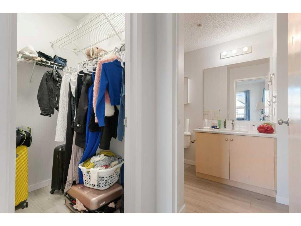 









73


Erin Woods

Court Southeast, 4307,
Calgary,




AB
T2B 3V2


