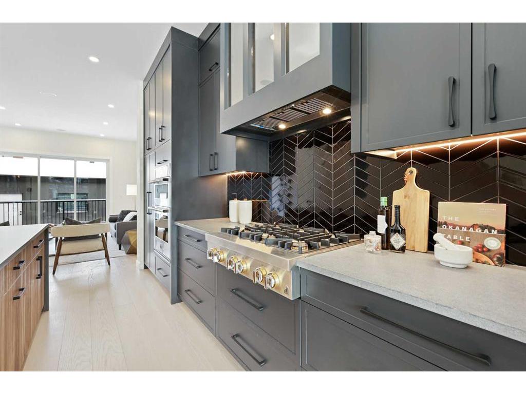 









3538


7

Avenue Southwest,
Calgary,




AB
T3C 0C8

