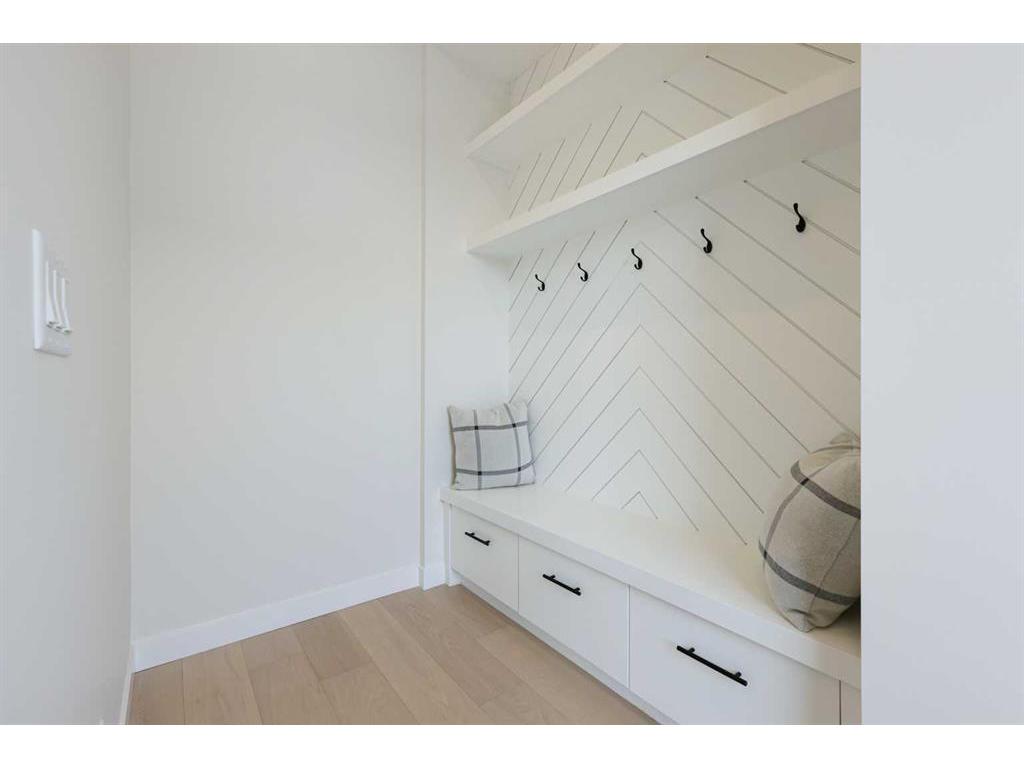 









3538


7

Avenue Southwest,
Calgary,




AB
T3C 0C8

