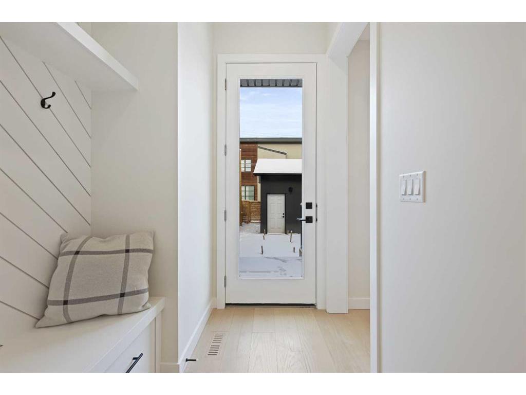 









3538


7

Avenue Southwest,
Calgary,




AB
T3C 0C8

