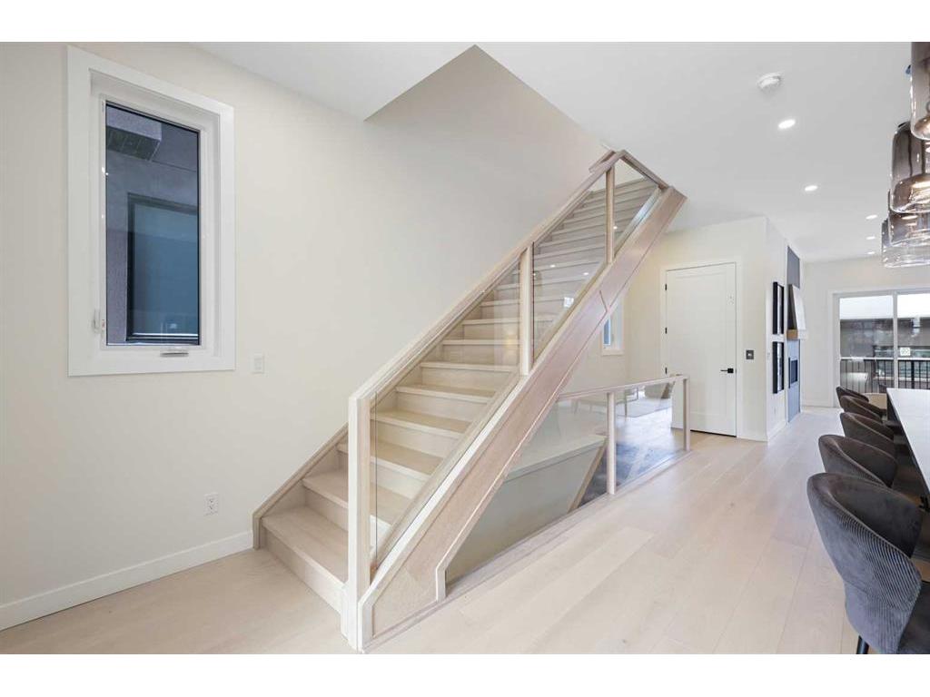 









3538


7

Avenue Southwest,
Calgary,




AB
T3C 0C8

