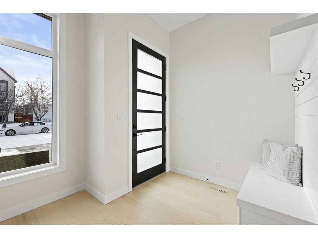 









3538


7

Avenue Southwest,
Calgary,




AB
T3C 0C8


