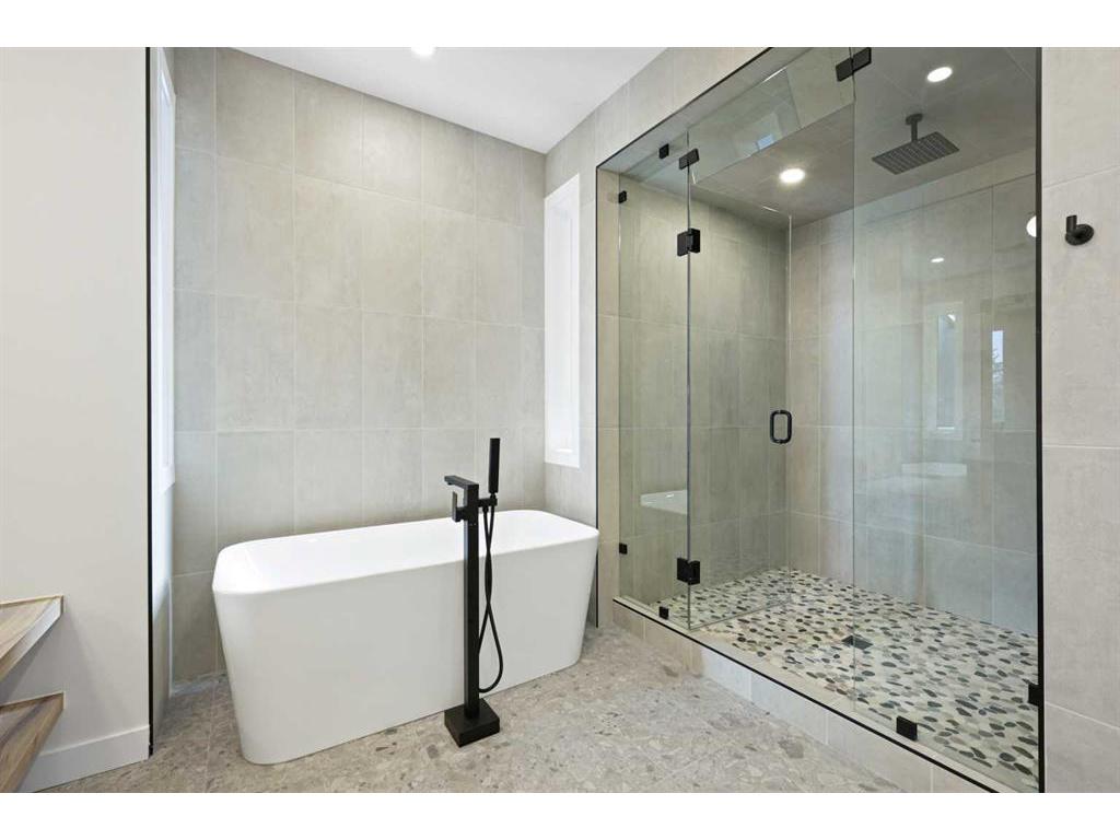 









3538


7

Avenue Southwest,
Calgary,




AB
T3C 0C8

