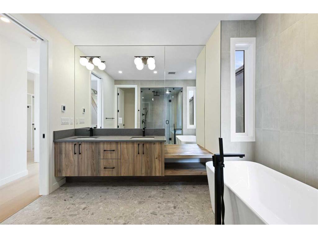 









3538


7

Avenue Southwest,
Calgary,




AB
T3C 0C8

