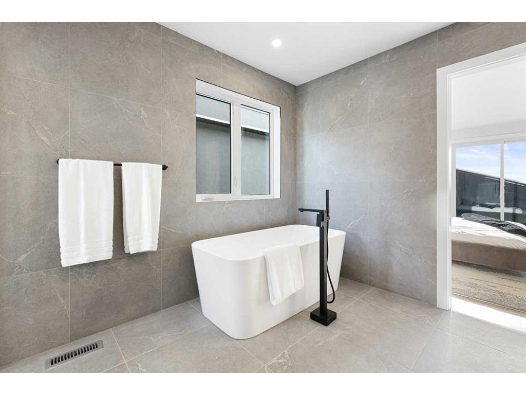 









3538


7

Avenue Southwest,
Calgary,




AB
T3C 0C8


