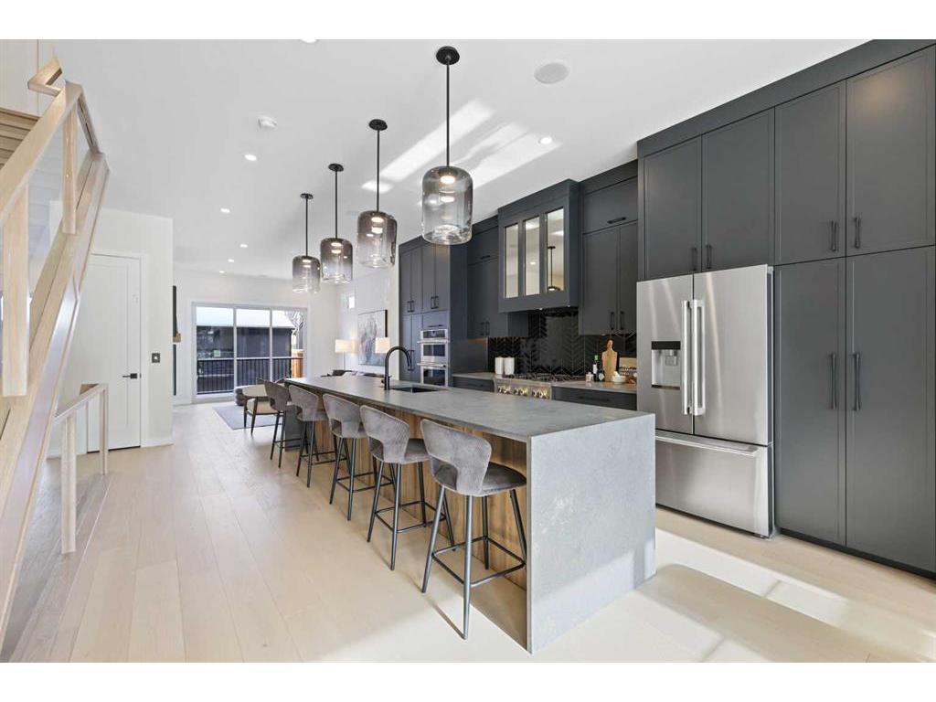









3538


7

Avenue Southwest,
Calgary,




AB
T3C 0C8

