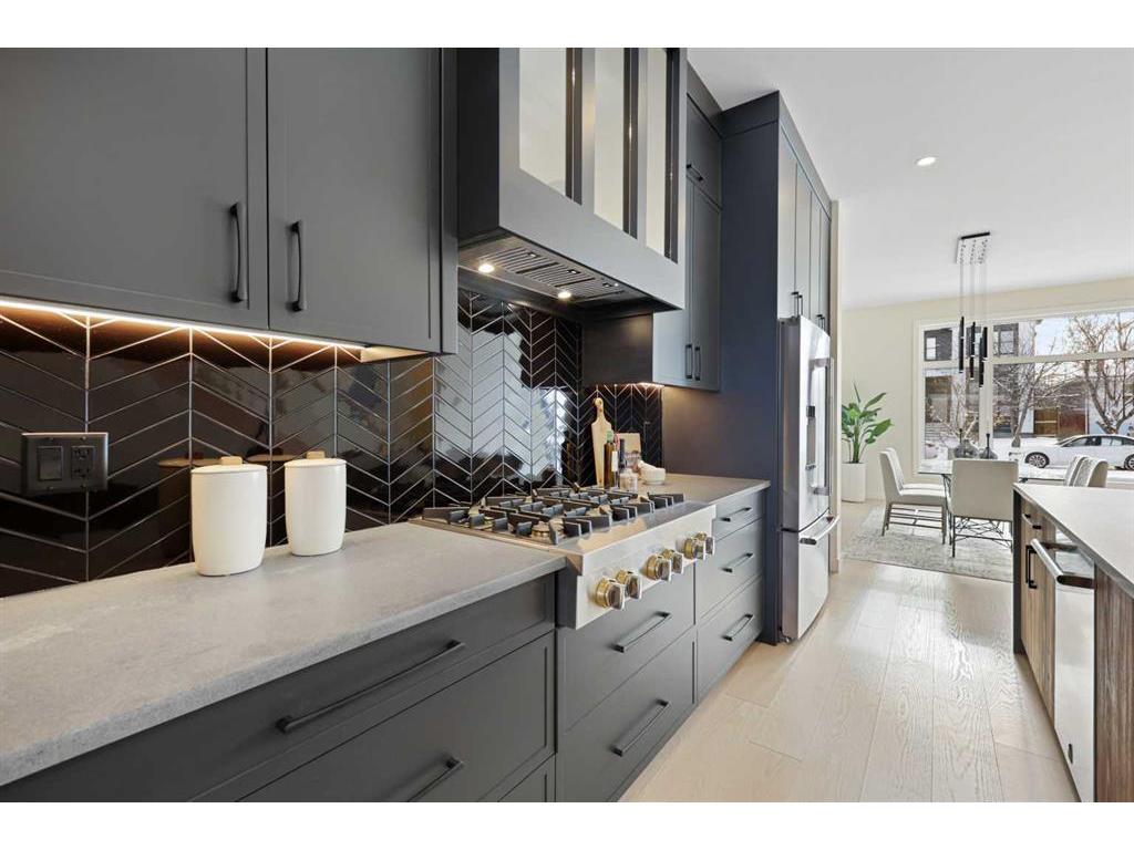 









3538


7

Avenue Southwest,
Calgary,




AB
T3C 0C8

