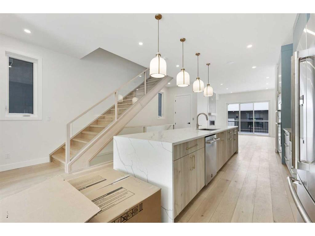 









3536


7

Avenue Southwest,
Calgary,




AB
T3C 0C8


