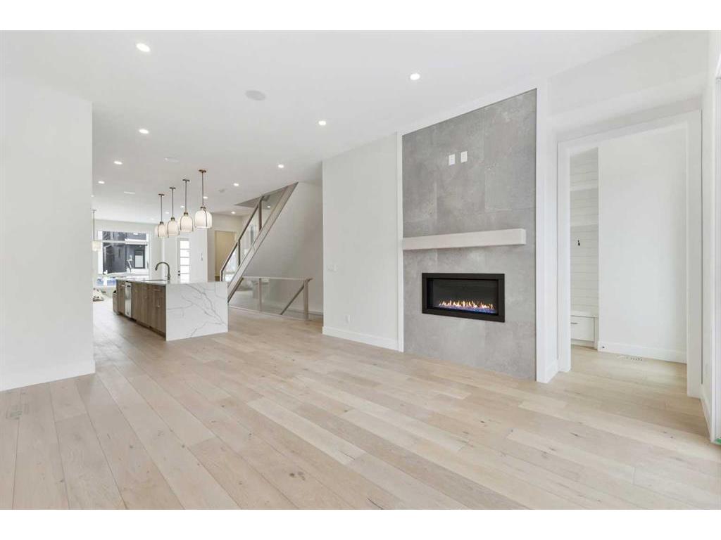 









3536


7

Avenue Southwest,
Calgary,




AB
T3C 0C8

