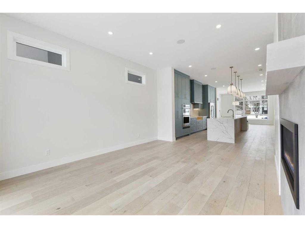 









3536


7

Avenue Southwest,
Calgary,




AB
T3C 0C8

